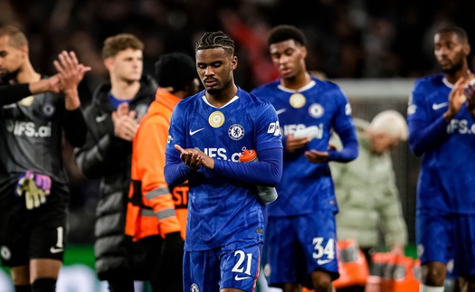 Hình ảnh bóng đá Anh đang bị thử thách