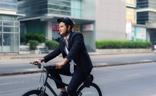 Giá xăng tăng, đạp xe trở thành trào lưu sống xanh và tiết kiệm