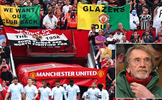 MU gây tranh cãi khi buộc CĐV rời chỗ ngồi gắn bó 77 năm tại Old Trafford
