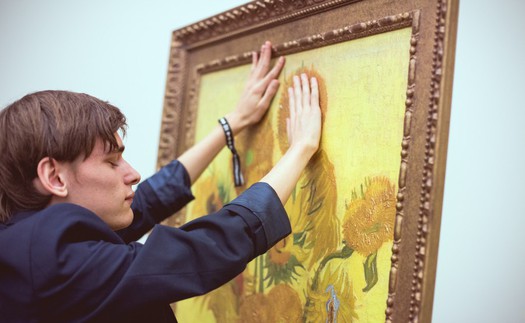 Trải nghiệm nghệ thuật giúp người khiếm thị cảm nhận Van Gogh tại Bảo tàng ở Amsterdam