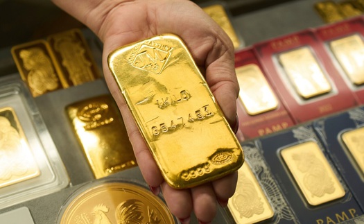 Giá vàng tiếp tục chịu sức ép kép từ lạm phát và lãi suất