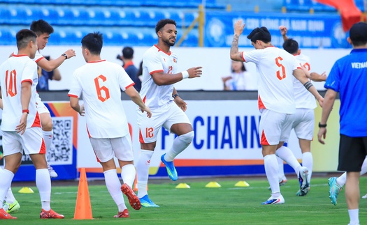 Đội tuyển Việt Nam làm quen sân Thiên Trường, Xuân Son hưng phấn