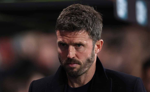 Đã đến lúc MU phải quyết định: Giữ chân Carrick hay tìm người khác?