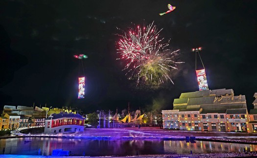 Hội An rực rỡ trong đêm khai mạc Lễ hội Ánh sáng và Di sản