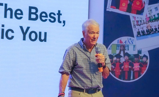 Kỹ năng sống thời AI: Những gợi mở từ diễn giả Mark Hemingway