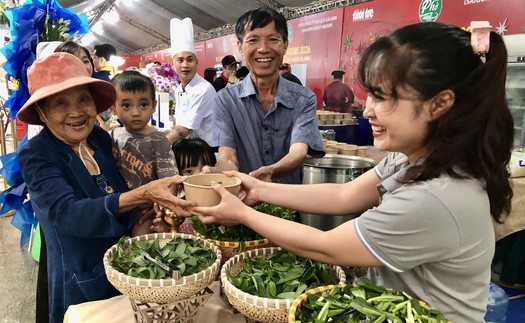 “Phở yêu thương” lần 8: Miễn phí 12.000 suất phở dành cho công nhân, người lao động