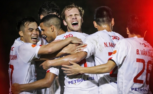 Văn Khang tỏa sáng, Thể Công Viettel thắng thuyết phục để đua vô địch V-League với CAHN