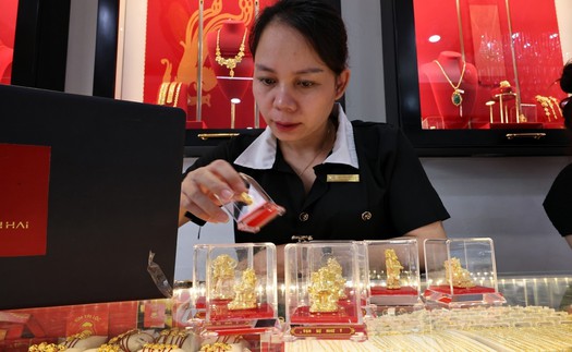 Giá vàng sáng 9/3 giảm 2,5 triệu đồng/lượng