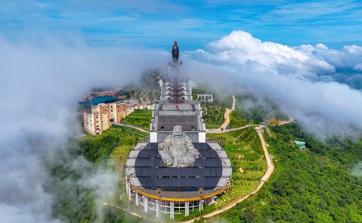 Ban Quản lý Khu du lịch Núi Bà Đen khuyến cáo du khách khi leo núi