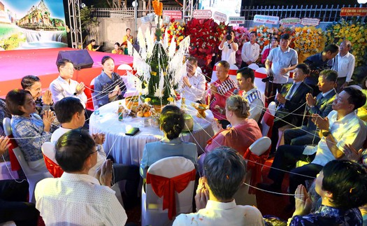 Thắt chặt tình hữu nghị Việt Nam - Lào