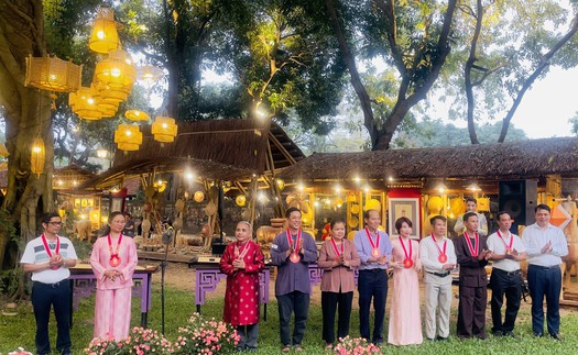 Khai mạc chương trình nghệ thuật “Vườn Ánh sáng” tại Văn Miếu - Quốc Tử Giám