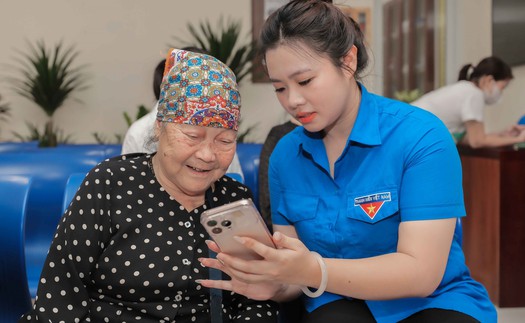 Điểm sáng chuyển đổi số - đưa công nghệ đến tận cửa, chạm đến trái tim