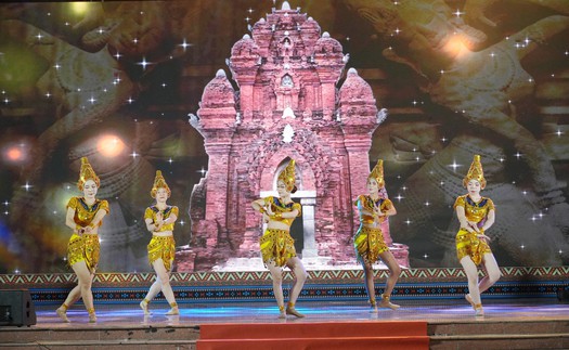 Gắn kết, tôn vinh bản sắc văn hóa các dân tộc