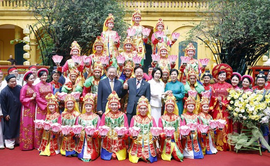 Tổng Bí thư, Chủ tịch nước Tô Lâm và Phu nhân chủ trì Chương trình hữu nghị đặc biệt tại Hoàng Thành Thăng Long