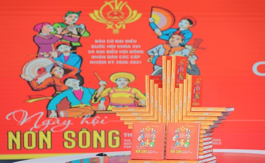 Tái hiện niềm tin, khí thế của 'Ngày hội non sông' qua 800 bức ảnh