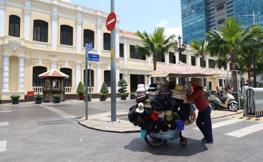 Nắng nóng xen “mưa vàng” trong dịp Giỗ Tổ tại TP. Hồ Chí Minh