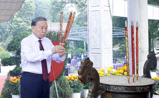 Tổng Bí thư, Chủ tịch nước Tô Lâm dâng hương tưởng niệm các Anh hùng liệt sĩ tại Tây Ninh