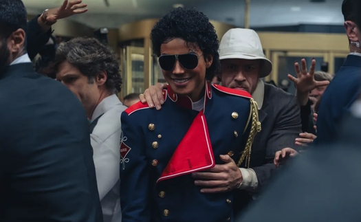Phim tiểu sử Michael Jackson bùng nổ phòng vé toàn cầu bất chấp tranh cãi