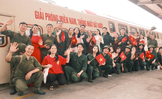"Chạm vào ký ức" với chuyến tàu Hà Nội 5 Cửa Ô đặc biệt dịp 30/4 – 1/5