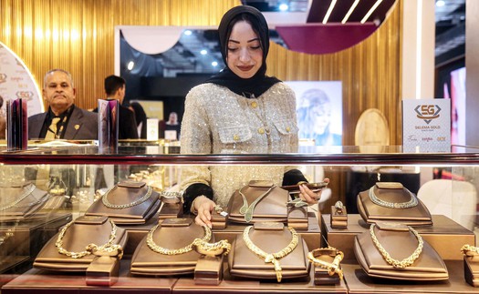 Giá vàng chạm đáy 3 tuần khi đàm phán Mỹ-Iran bế tắc