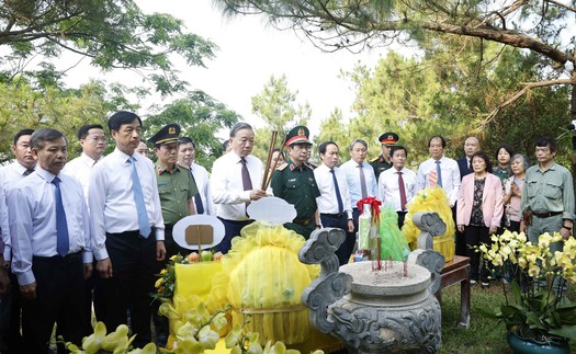 Lá cờ thống nhất và mệnh lệnh hành động
