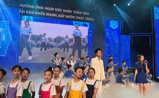 Chương trình chính luận nghệ thuật "Nhân dân khỏe mạnh - Đất nước phát triển"