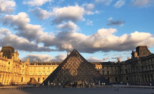 Pháp bắt giữ nghi phạm lên kế hoạch tấn công khủng bố nhằm vào Bảo tàng Louvre