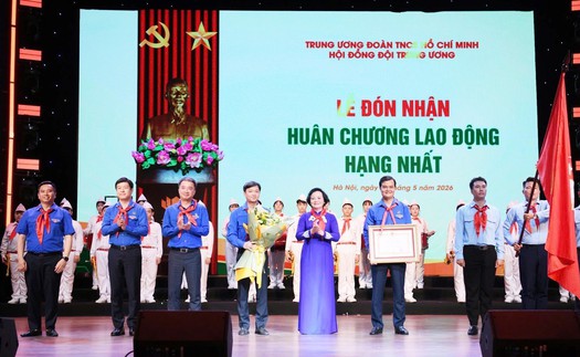 Đội Thiếu niên Tiền phong Hồ Chí Minh đón nhận Huân chương Lao động hạng Nhất