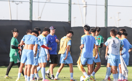 Tin nóng bóng đá Việt hôm nay 3/5: HLV Roland quyết tâm cùng U17 Việt Nam; Đình Bắc tập trung thi đấu cho CAHN