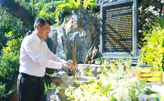 Thủ tướng Lê Minh Hưng tri ân các anh hùng liệt sĩ tại tỉnh Quảng Trị