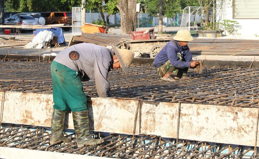 Nắng nóng ảnh hưởng lớn đến lao động và sinh hoạt của người dân
