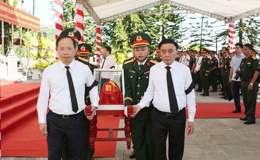 Thường trực Ban Bí thư dự Lễ truy điệu và an táng hài cốt liệt sĩ tại tỉnh Hà Tĩnh