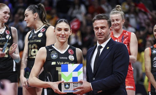 Tin nóng thể thao sáng 4/5: Siêu sao bóng chuyền được vinh danh khi vô địch CEV Champions League 