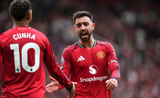 HLV Slot nhắc tên ngôi sao của MU khiến Liverpool nhận thất bại