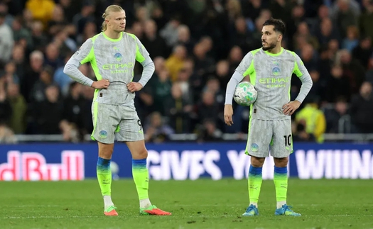 CĐV Arsenal châm chọc Guardiola khi Man City mất quyền tự quyết trong cuộc đua vô địch
