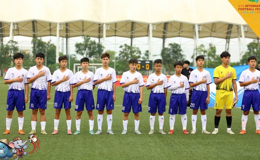 Xem bầu Đức làm bóng đá
