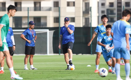 HLV Roland: 'U17 Việt Nam có thể làm tốt hơn'