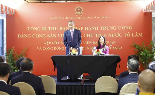 Tổng Bí thư, Chủ tịch nước gặp cộng đồng người Việt Nam tại Sri Lanka