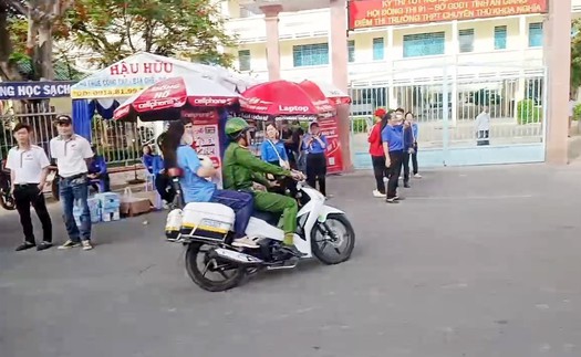 Chiến sĩ công an chở thí sinh ngủ quên đến điểm thi