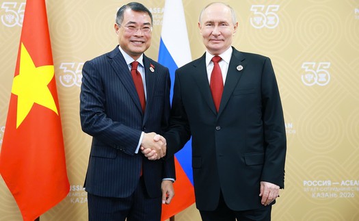 Thủ tướng Lê Minh Hưng hội kiến Tổng thống Nga Vladimir Putin