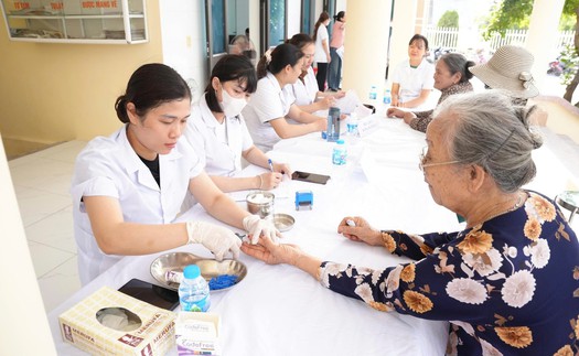 Từ năm 2026, người cao tuổi được khám sức khỏe định kỳ miễn phí ít nhất mỗi năm 1 lần