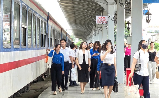 Đường sắt vận hành đoàn tàu riêng đưa đón y, bác sĩ đến cơ sở 2 Bệnh viện Bạch Mai