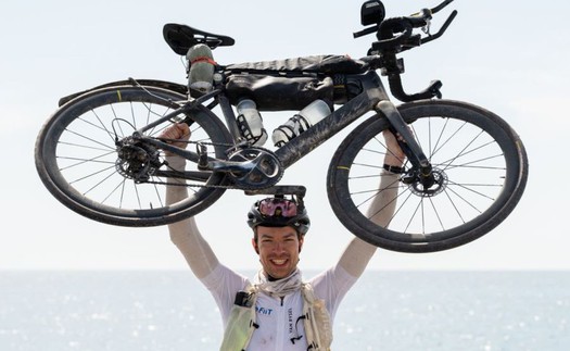 Chàng trai Pháp đạp xe vượt 19.000 km tới Việt Nam