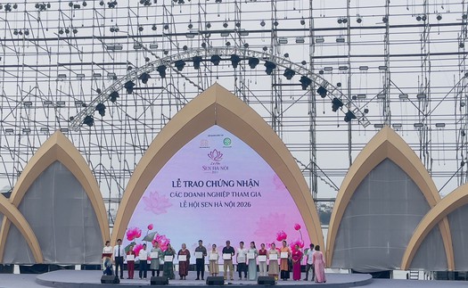 Lễ hội Sen Hà Nội 2026 thu hút khoảng 300.000 lượt khách tham quan, trải nghiệm