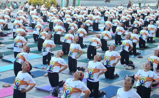 Lâm Đồng: Hơn 500 người đồng diễn nhân Ngày quốc tế Yoga lần thứ 12