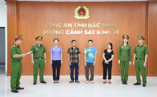 Khởi tố ba chủ cơ sở dùng hóa chất sản xuất giá đỗ