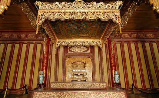 Bảo tồn tối đa yếu tố gốc khi phục chế Bảo vật quốc gia “Ngai vua triều Nguyễn”