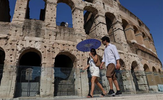 Italy cảnh báo về chiêu trò lừa đảo trong mùa du lịch nhắm vào người cao tuổi