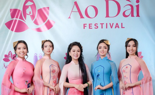 "Tứ bình phú quý": Khi di sản hội họa Việt Nam thăng hoa trên tà áo dài tại Mỹ