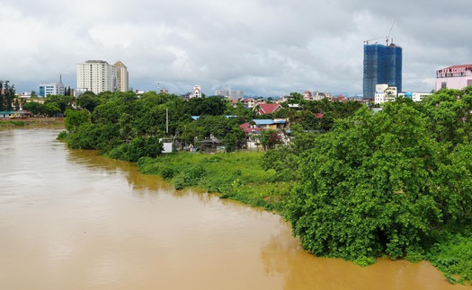 Nước sông Cầu qua Thái Nguyên lên nhanh do mưa lớn